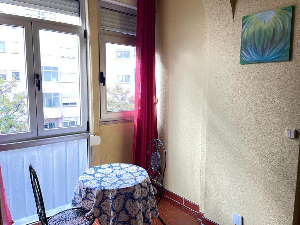 Estudio A 3 Min A Pe Da Praia De Oeiras Paço de Arcos Exteriör bild